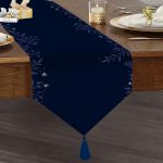 Lacivert Zeminli Çiçek Çerçeveli Dijital Baskılı Dekoratif Püsküllü Şönil Üçgen Runner Realhomes