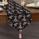 Siyah Zemin Çapa Motifli Dijital Baskılı Modern Püsküllü Şönil Üçgen Runner Realhomes