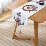 Beyaz Zeminde Sade Çapa Tasarımlı Dijital Baskılı Dekoratif Püsküllü Şönil Üçgen Runner Realhomes