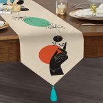 - UcgenRunner-10093-Gorsel1 - Realhomes Sanatsal Yeşeren Çiçek Tasarımlı Dijital Baskılı Dekoratif Püsküllü Şönil Üçgen Runner Realhomes