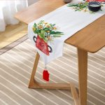 Pastel Rengarenk Çiçek Tasarımlı Dijital Baskılı Dekoratif Püsküllü Şönil Üçgen Runner Realhomes