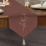 Minmalist Özel Tasarımlı Dijital Baskılı Dekoratif Püsküllü Şönil Üçgen Runner Realhomes