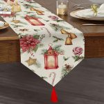 - UcgenRunner-10132-Gorsel1 - Realhomes  Şamdan Tasarımlı Yılbaşı Konseptli Dijital Baskılı Modern Püsküllü Şönil Üçgen Runner Realhomes