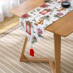 - UcgenRunner-10132-Gorsel2 - Realhomes  Şamdan Tasarımlı Yılbaşı Konseptli Dijital Baskılı Modern Püsküllü Şönil Üçgen Runner Realhomes