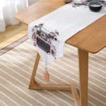 - UcgenRunner-10139-Gorsel2 - Realhomes Pembe Antika Daktilo Çizimli Dijital Baskılı Dekoratif Püsküllü Şönil Üçgen Runner Realhomes