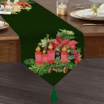 - UcgenRunner-10144-Gorsel1 - Realhomes Yeşil Zemin Çam Yapraklı Mum Tasarımlı Dijital Baskılı Modern Püsküllü Şönil Üçgen Runner Realhomes