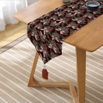 Kahve Zemin Kozalak Tasarımlı Dijital Baskılı Dekoratif Püsküllü Şönil Üçgen Runner Realhomes