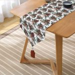 - UcgenRunner-10182-Gorsel2 - Realhomes Özel Tasarım Kozalak Tasarımlı Dijital Baskılı Dekoratif Püsküllü Şönil Üçgen Runner Realhomes