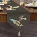 - UcgenRunner-10186-Gorsel1 - Realhomes Mavi & Sarı Tüy Motifli Dijital Baskılı Dekoratif Püsküllü Şönil Üçgen Runner Realhomes