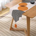 - UcgenRunner-10242-Gorsel2 - Realhomes  Siyah Zemin Beyaz Çam Ağacı Desenli Dijital Baskılı Dekoratif Püsküllü Şönil Üçgen Runner Realhomes