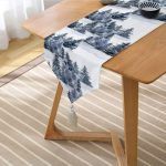 - UcgenRunner-10346-Gorsel2 - Realhomes Suluboya Çizimli Kış Temalı Çam Ağaçları Dijital Baskılı Dekoratif Püsküllü Şönil Üçgen Runner Realhomes