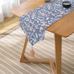 - UcgenRunner-10362-Gorsel2 - Realhomes Renkli Kelebek Motifli Dijital Baskılı Dekoratif Püsküllü Şönil Üçgen Runner Realhomes