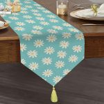 - UcgenRunner-10377-Gorsel1 - Realhomes Mavi Zemin Papatya Çizimli Dijital Baskılı Modern Püsküllü Şönil Üçgen Runner Realhomes