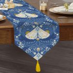 - UcgenRunner-10411-Gorsel1 - Realhomes Mavi Zemin Kelebek & Çiçekli Özel Tasarım Dijital Baskılı Modern Püsküllü Şönil Üçgen Runner Realhomes