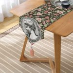 - UcgenRunner-10428-Gorsel2 - Realhomes  Renkli Gül & Portre Motifli Dijital Baskılı Dekoratif Püsküllü Şönil Üçgen Runner Realhomes