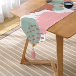 RealHomes Dijital Baskılı Özel Tasarım Püsküllü Şönil Üçgen Runner Realhomes