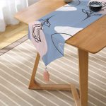 Soft Renkli Onedraw Çizimli Dijital Baskılı Dekoratif Püsküllü Şönil Üçgen Runner Realhomes