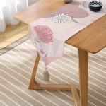 - UcgenRunner-5786-Gorsel2 - Realhomes  RealHomes Dijital Baskılı Özel Tasarım Püsküllü Şönil Üçgen Runner Realhomes