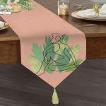 Pembe Zemin Bohem Kadın Figürlü Dijital Baskılı Dekoratif Püsküllü Şönil Üçgen Runner Realhomes