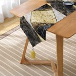 - UcgenRunner-6037-Gorsel2 - Realhomes Renkli Mermer Tasarımlı Dijital Baskılı Dekoratif Püsküllü Şönil Üçgen Runner Realhomes