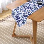 - UcgenRunner-6068-Gorsel2 - Realhomes Mavi Çini Desenli Dijital Baskılı Dekoratif Püsküllü Şönil Üçgen Runner Realhomes