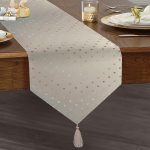 Vizon Zeminli Kahve Puantiyeli Dijital Baskılı Dekoratif Püsküllü Şönil Üçgen Runner Realhomes