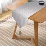 Vizon Zeminli Kahve Puantiyeli Dijital Baskılı Dekoratif Püsküllü Şönil Üçgen Runner Realhomes