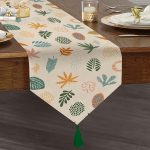 - UcgenRunner-7020-Gorsel1 - Realhomes Realhomes Ekru Zeminli Yaprak Motifler Dijital Baskılı Özel Tasarım Püsküllü Şönil Üçgen Runner Realhomes