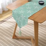 Realhomes Yeşil Zeminde Krem Deniz Yıldızı Tasarımlı  Dijital Baskılı Özel Tasarım Püsküllü Şönil Üçgen Runner Realhomes