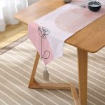 Pembe Bohem Gül Çizimli Dijital Baskılı Dekoratif Püsküllü Şönil Üçgen Runner Realhomes