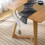 Realhomes Renkli Zeminde Leylek Desenli Dijital Baskılı Özel Tasarım Püsküllü Şönil Üçgen Runner Realhomes