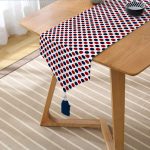 - UcgenRunner-7100-Gorsel2 - Realhomes Realhomes Bordo Lacıvert Puantiyeli Dijital Baskılı Özel Tasarım Püsküllü Şönil Üçgen Runner Realhomes