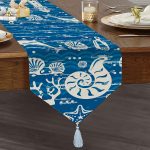 Realhomes Mavi Zeminli Deniz Feneri Desenli Dijital Baskılı Özel Tasarım Püsküllü Şönil Üçgen Runner Realhomes