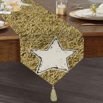 - UcgenRunner-7130-Gorsel1 - Realhomes Realhomes Gold Zeminli Beyaz Yıldız Desenli Dijital Baskılı Özel Tasarım Püsküllü Şönil Üçgen Runner Realhomes