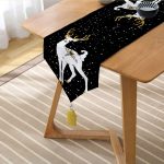 - UcgenRunner-7146-Gorsel2 - Realhomes  Realhomes Siyah Zeminnde Geyik Desenli  Dijital Baskılı Özel Tasarım Püsküllü Şönil Üçgen Runner Realhomes