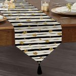 - UcgenRunner-7164-Gorsel1 - Realhomes Realhomes Siyah Beyaz Zeminli Gold Yaprak Desenli Dijital Baskılı Özel Tasarım Püsküllü Şönil Üçgen Runner Realhomes