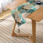 Realhomes Renkli Zemin Uzerinde Onedraw Çizimli Dijital Baskılı Özel Tasarım Püsküllü Şönil Üçgen Runner Realhomes