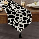 - UcgenRunner-7183-Gorsel1 - Realhomes Realhomes Beyaz Zemin Üzerinde Siyah Puantiye Desenli Dijital Baskılı Özel Tasarım Püsküllü Şönil Üçgen Runner Realhomes