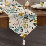 Realhomes Beyaz Zeminde Rengarenk Çiçek Desenli   Dijital Baskılı Özel Tasarım Püsküllü Şönil Üçgen Runner Realhomes