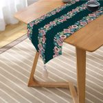 Realhomes Rengarenk Zemin Üzerinde Çiçek Desenli Dijital Baskılı Özel Tasarım Püsküllü Şönil Üçgen Runner Realhomes