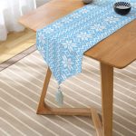 Realhomes Mavi Zemin Üzerinde Kartanesi Motifli Dijital Baskılı Özel Tasarım Püsküllü Şönil Üçgen Runner Realhomes