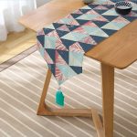 Realhomes Özel Tasarım Dijital Baskılı Modern Püsküllü Şönil Üçgen Runner Realhomes