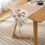 Realhomes Soft Rengarenk Onedraw Çizimli Çiçek Desenli Dijital Baskılı Özel Tasarım Püsküllü Şönil Üçgen Runner Realhomes