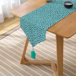 Realhomes Renkli Zemin Üzerinde Siyah Puantiye Desenli Dijital Baskılı Özel Tasarım Püsküllü Şönil Üçgen Runner Realhomes