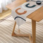 Realhomes Özel Tasarım Dijital Baskılı Modern Püsküllü Şönil Üçgen Runner Realhomes