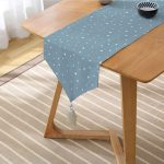 Mavi Zemin Beyaz Puantiyeli Dijital Baskılı Dekoratif Püsküllü Şönil Üçgen Runner Realhomes