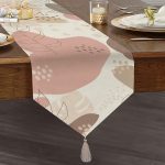 - UcgenRunner-7560-Gorsel1 - Realhomes Realhomes Beyaz Zemin Üzerinde Pastel Renkli Yaprak Desenli Dijital Baskılı Özel Tasarım Püsküllü Şönil Üçgen Runner Realhomes