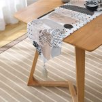 Onedraw Tropik Yaprak Tasarımlı Dijital Baskılı Dekoratif Püsküllü Şönil Üçgen Runner Realhomes