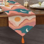 Realhomes Pastel Renkli Zemin Üzerinde Ay Güneş Temalı Dijital Baskılı Özel Tasarım Püsküllü Şönil Üçgen Runner Realhomes