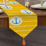 Realhomes Sarı Zemin Üzerinde Çapa Çizimli Dijital Baskılı Özel Tasarım Püsküllü Şönil Üçgen Runner Realhomes